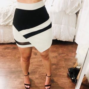 Fashion statement Black and white skirt size M